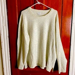 EUC: off white Womans J.Crew Sweater